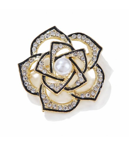 XSB044 - White Floral Brooch